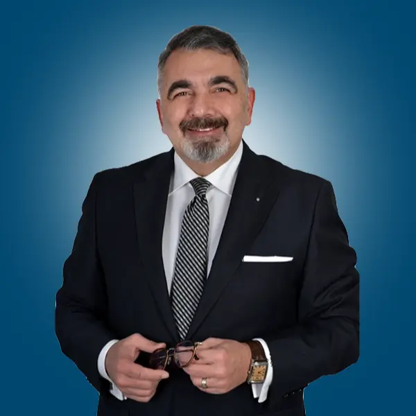 Dr. Hakan Okay